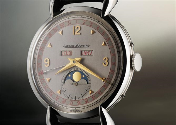 积家腕表表蒙有划痕应该咋解决(图) 积家腕表表蒙有划痕应该咋解决(图)